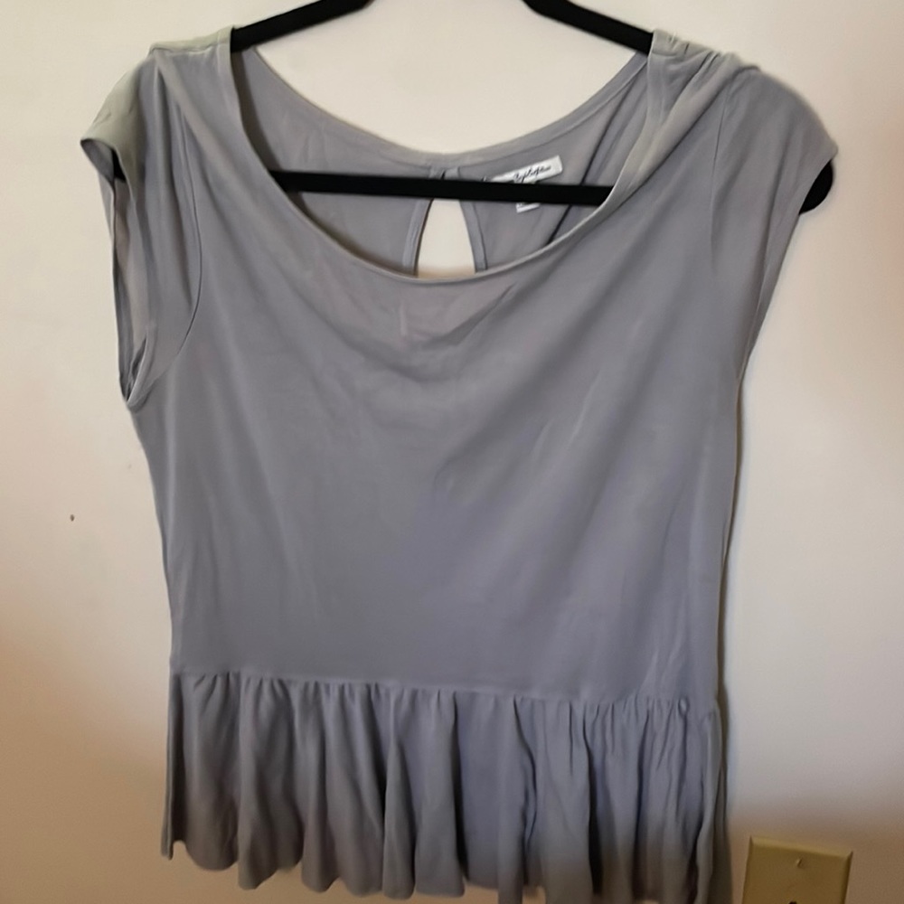 AMERICAN EAGLE GRAY PEPLUM SHIRT
